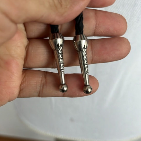 Claw/Paw Bolo Necktie Necklace - Picture 5 of 5